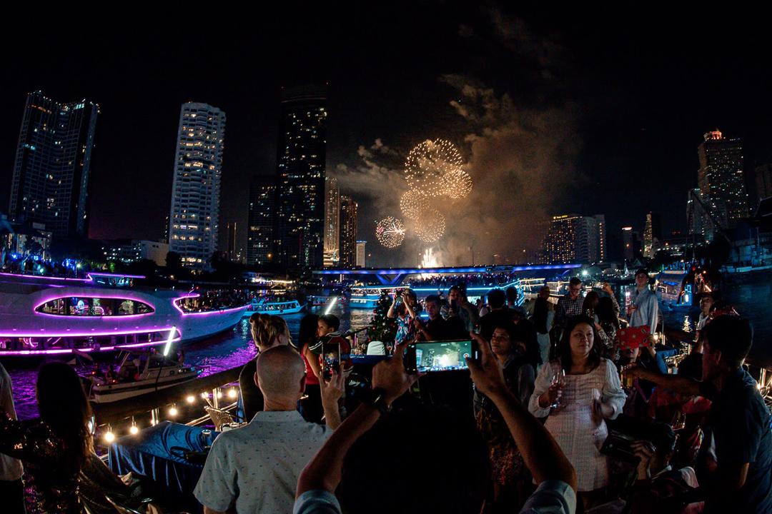 countdown 2025_Khana Yacht Charter บริการเหมาลำแม่น้ำเจ้าพระยา (6)